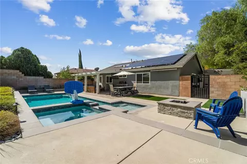 Exterior - 27394 Onlee, Saugus, CA 91350 photo 5 of 8