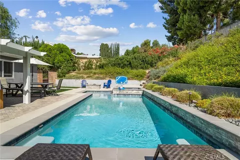 Exterior - 27394 Onlee, Saugus, CA 91350 photo 7 of 8