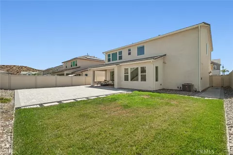Exterior - 28526 Sparrow, Saugus, CA 91350 photo 6 of 11