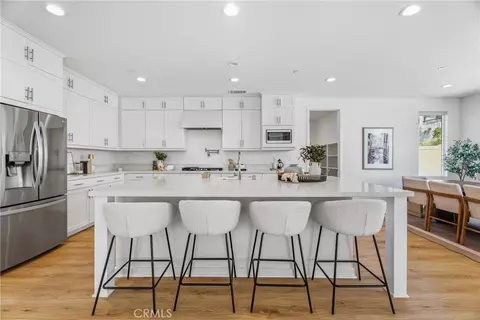 Kitchen - 28526 Sparrow, Saugus, CA 91350 photo 1 of 2