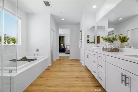 Entry Way - 28526 Sparrow, Saugus, CA 91350 photo 8 of 11