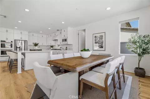 Dining - 28526 Sparrow, Saugus, CA 91350 photo 1 of 2