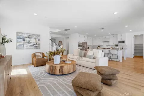 Living - 28526 Sparrow, Saugus, CA 91350 photo 1 of 2