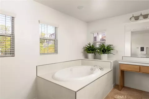 Bath - 1093 Meridian Ct, Oceanside, CA 92057 photo 2 of 7