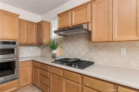 Kitchen - 1093 Meridian Ct, Oceanside, CA 92057 photo 4 of 6