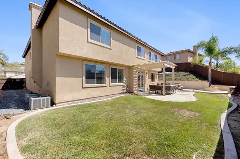 Exterior - 1093 Meridian Ct, Oceanside, CA 92057 photo 9 of 12