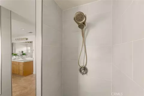 Bath - 1093 Meridian Ct, Oceanside, CA 92057 photo 4 of 7