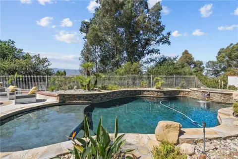 Exterior - 22239 Rolling Ridge Dr, Saugus, CA 91350 photo 15 of 18