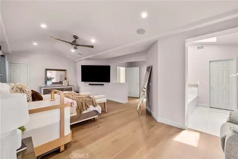 Bedroom - 22239 Rolling Ridge Dr, Saugus, CA 91350 photo 4 of 5