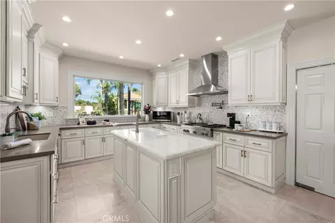 Kitchen - 22239 Rolling Ridge Dr, Saugus, CA 91350 photo 6 of 6