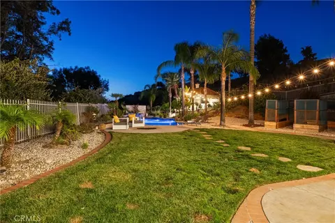 Exterior - 22239 Rolling Ridge Dr, Saugus, CA 91350 photo 2 of 18