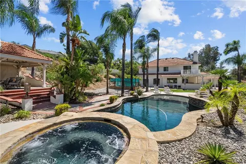 Exterior - 22239 Rolling Ridge Dr, Saugus, CA 91350 photo 16 of 18