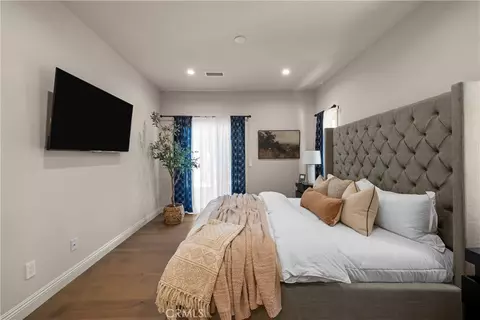Bedroom - 22239 Rolling Ridge Dr, Saugus, CA 91350 photo 1 of 5