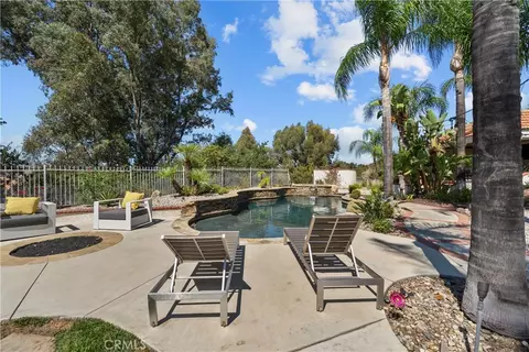 Exterior - 22239 Rolling Ridge Dr, Saugus, CA 91350 photo 12 of 18