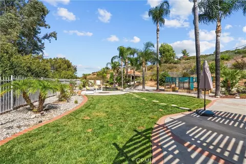 Exterior - 22239 Rolling Ridge Dr, Saugus, CA 91350 photo 10 of 18