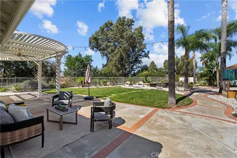 Exterior - 22239 Rolling Ridge Dr, Saugus, CA 91350 photo 13 of 18