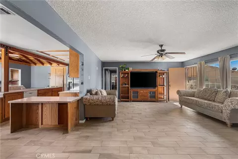 Living - 12579 Kewanna, Apple Valley, CA 92308 photo 4 of 4