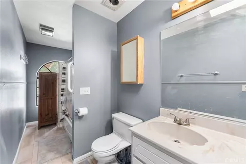 Bath - 12579 Kewanna, Apple Valley, CA 92308 photo 2 of 2