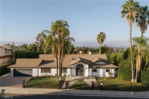 18841 Pasadero Dr, Tarzana, CA 91356