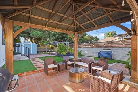 Exterior - 7455 Blewett Ave, Van Nuys, CA 91406 photo 4 of 9