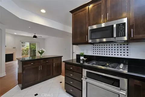 4424 Whitsett Ave #107, Studio City, CA 91604