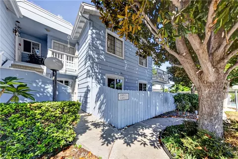 7025 Glade Ave #2, Canoga Park, CA 91303