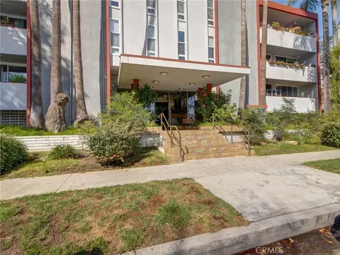 4915 Tyrone #325, Sherman Oaks, CA 91423