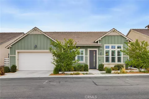 25110 Citron Ln, Canyon Country, CA 91387