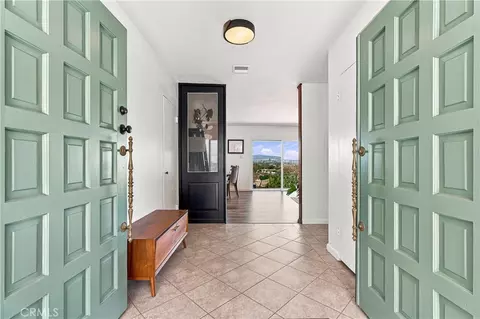 4229 Don Diablo, Los Angeles, CA 90008