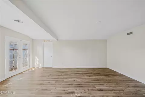 Living - 44947 Lorimer Ave, Lancaster, CA 93534 photo 2 of 7