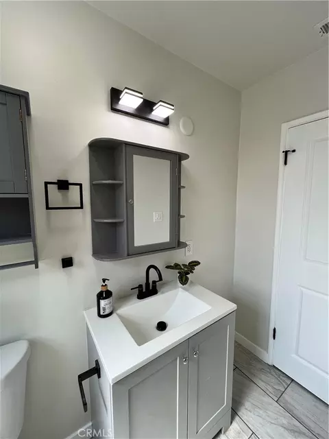 Bath - 6724 Wynne Ave, Reseda, CA 91335 photo 2 of 3