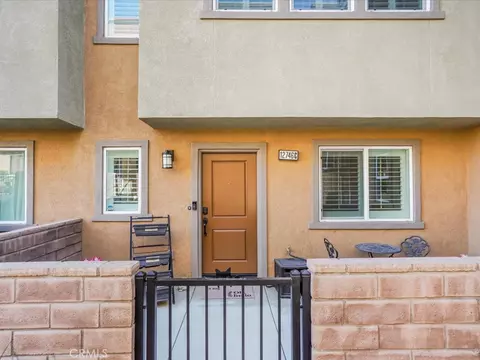 12746 N Watt Ln #C, Sylmar, CA 91342