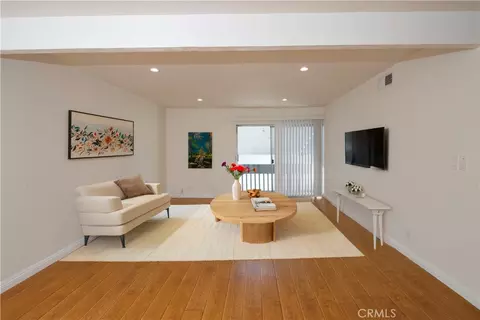 18620 Hatteras St #249, Tarzana, CA 91356