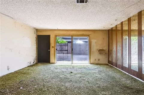 Living - 991 Vallejo Ave, Simi Valley, CA 93065 photo 1 of 2