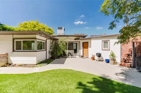21466 Encina Rd, Topanga, CA 90290