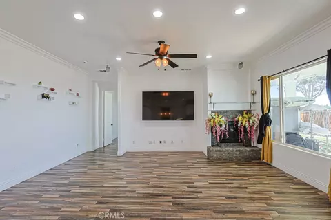 Living - 12620 Mar Vis, Apple Valley, CA 92308 photo 2 of 3