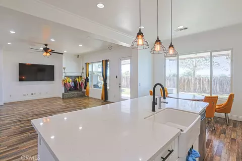 Kitchen - 12620 Mar Vis, Apple Valley, CA 92308 photo 3 of 5