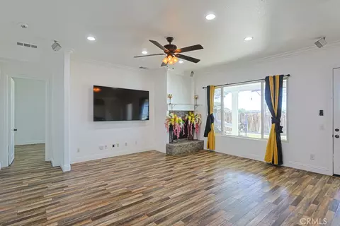 Living - 12620 Mar Vis, Apple Valley, CA 92308 photo 3 of 3
