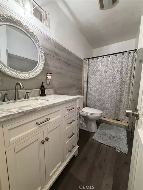 Bath - 7431 Topeka Dr, Reseda, CA 91335 photo 1 of 2
