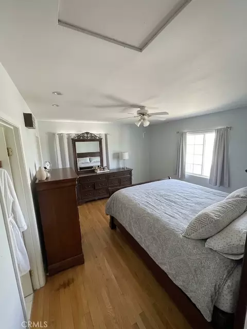 Bedroom - 7431 Topeka Dr, Reseda, CA 91335 photo 4 of 4