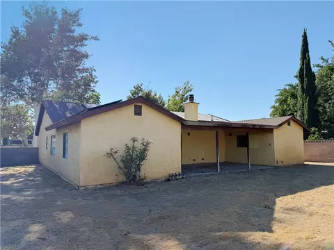 Exterior - 42802 Sachs Dr, Lancaster, CA 93536 photo 2 of 3