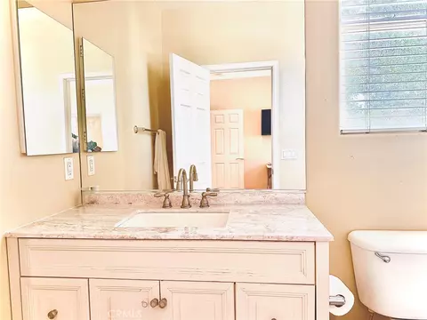 Bath - 5721 Velvet Oak Ct, Simi Valley, CA 93063 photo 4 of 5