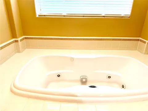 Bath - 5721 Velvet Oak Ct, Simi Valley, CA 93063 photo 1 of 5