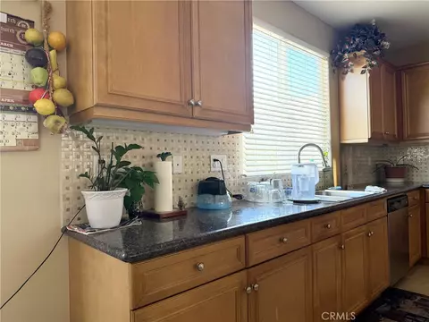 Kitchen - 5721 Velvet Oak Ct, Simi Valley, CA 93063 photo 2 of 3