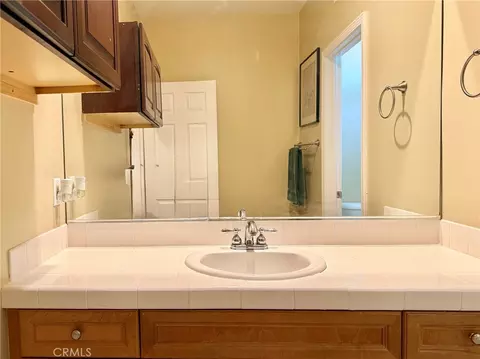 Bath - 5721 Velvet Oak Ct, Simi Valley, CA 93063 photo 3 of 5