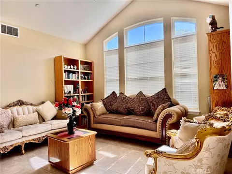 Living - 5721 Velvet Oak Ct, Simi Valley, CA 93063 photo 1 of 4