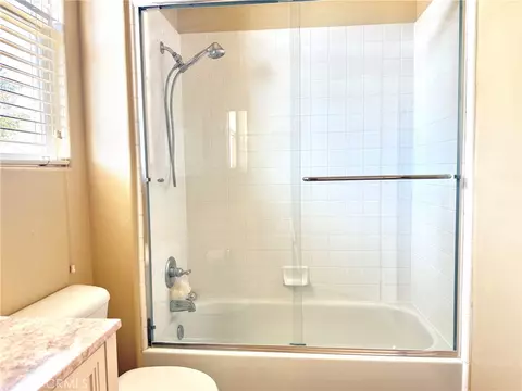 Bath - 5721 Velvet Oak Ct, Simi Valley, CA 93063 photo 5 of 5