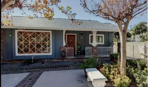 1724 Sombra Dr, Glendale, CA 91208