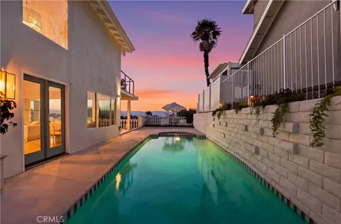 20967 Bandera St, Woodland Hills, CA 91364