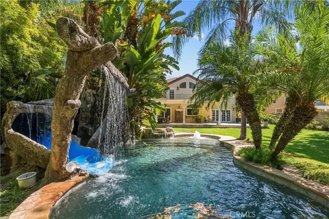 10909 Willowbrae Ave, Chatsworth, CA 91311